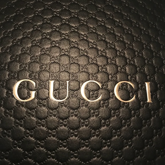 Authentic Gucci box w/ magnetic lid - Picture 2 of 4